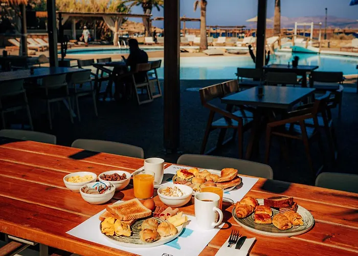 Farout Beachclub - & *