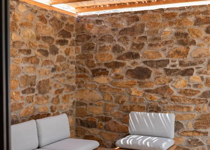 Farout Beachclub - & Kemp *