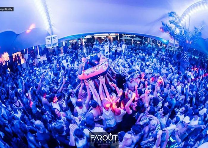 Farout Beachclub - & Kemp