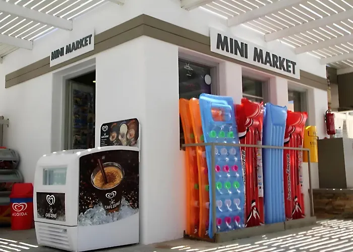 Farout Beachclub - & *