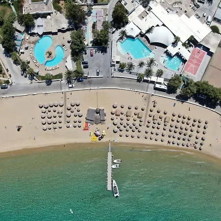 Farout - Beachresort & Camping Campsite Mylopotas