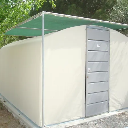 Farout - Beachresort & Camping