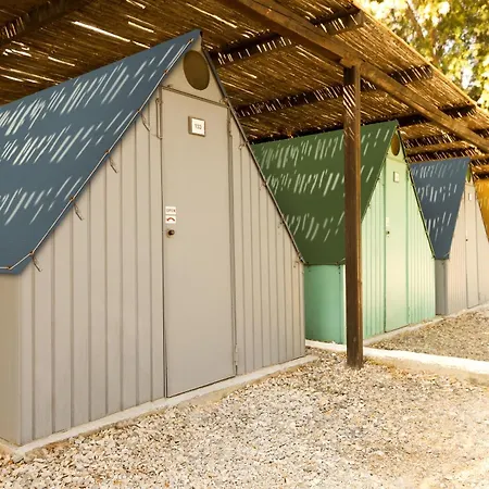 Farout - Beachresort & Camping *