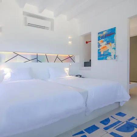 مكان تخييم Farout - Beachresort &