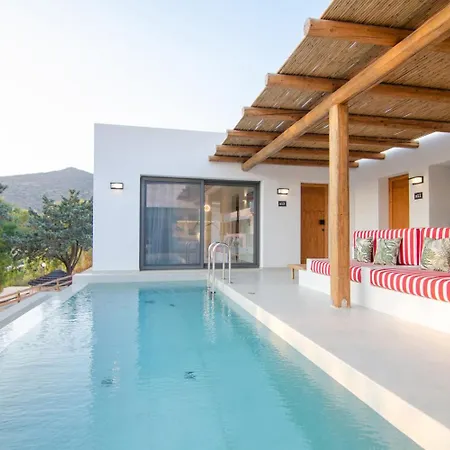 مكان تخييم Farout - Beachresort & *