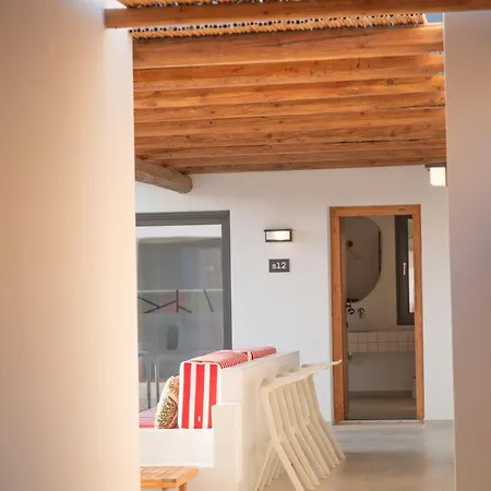 Farout - Beachresort & * مِلوبوتاس