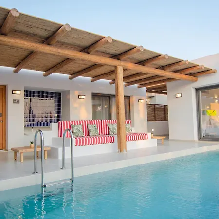 Farout - Beachresort & مكان تخييم *