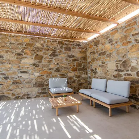 Farout - Beachresort & * مِلوبوتاس