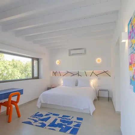 Farout - Beachresort & مكان تخييم