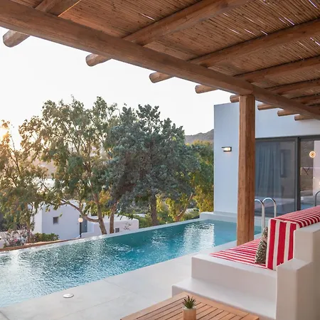 Farout - Beachresort & مكان تخييم مِلوبوتاس