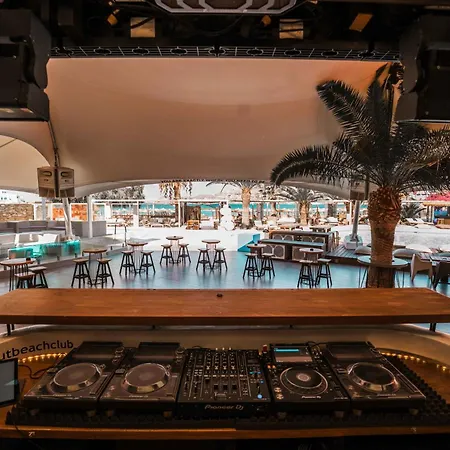 Farout Beachclub - & Kamp alanı *