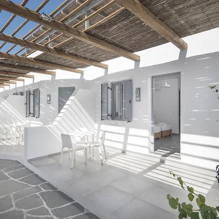 Farout - Beachresort & * مِلوبوتاس