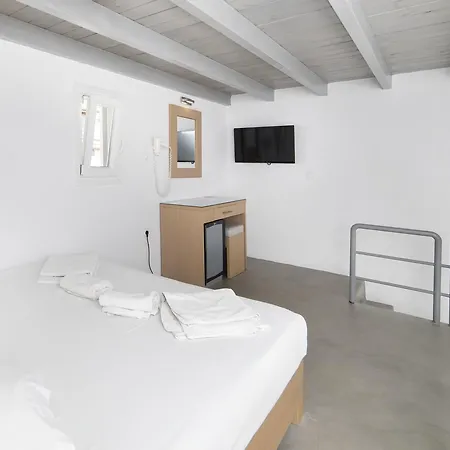 Farout - Beachresort & Camping * Mylopotas