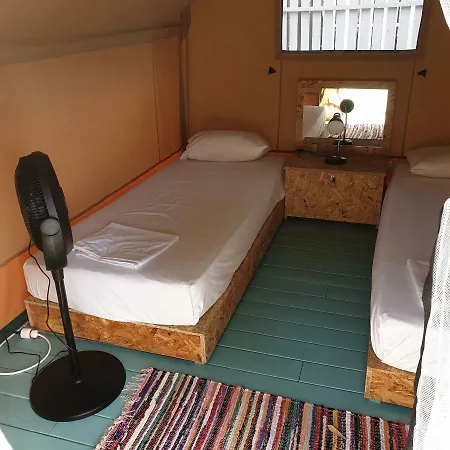 Farout Beachclub - & Kamp alanı