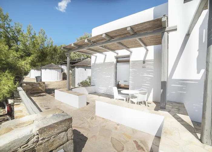 Farout Beachclub - & * Milopótasz